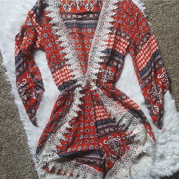 Gemqi Shorts Romper One Piece Red Blue Cream Lace Trim Women’s Size Large - Picture 1 of 9
